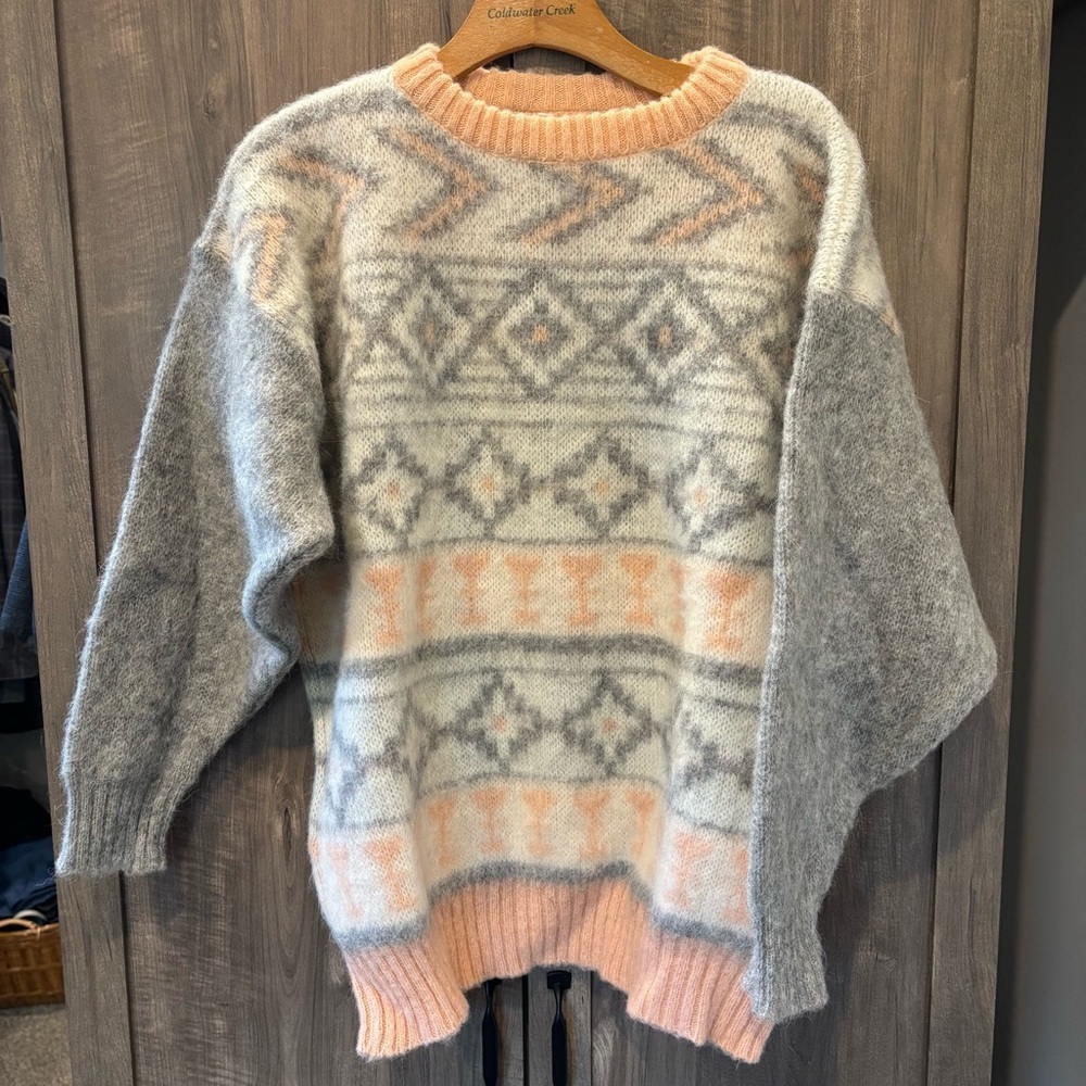 Alafoss Icewool Sweater Large Gray Peach/orange white geometric print